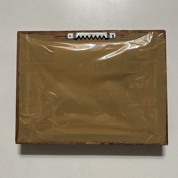 Vintage hand-stitched needlework Sheep in 6 x 8 oak frame - Picture 3 of 4